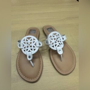 DV Dolce Vita White Kids Sandals Size 1 NWOT